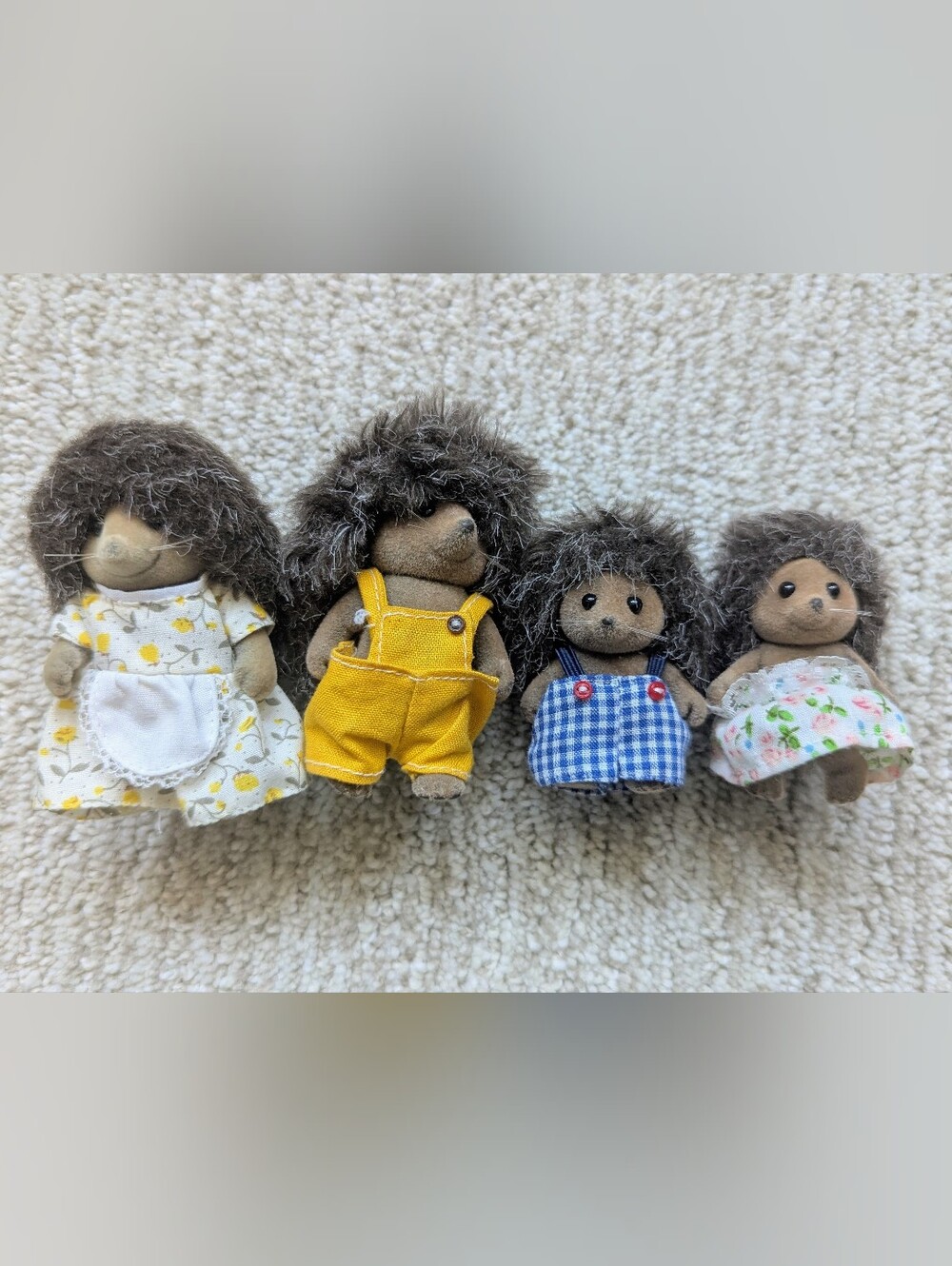 Calico Critters / Sylvanian Families Hedgehog Family Set Vintage - Picture 2 of 7